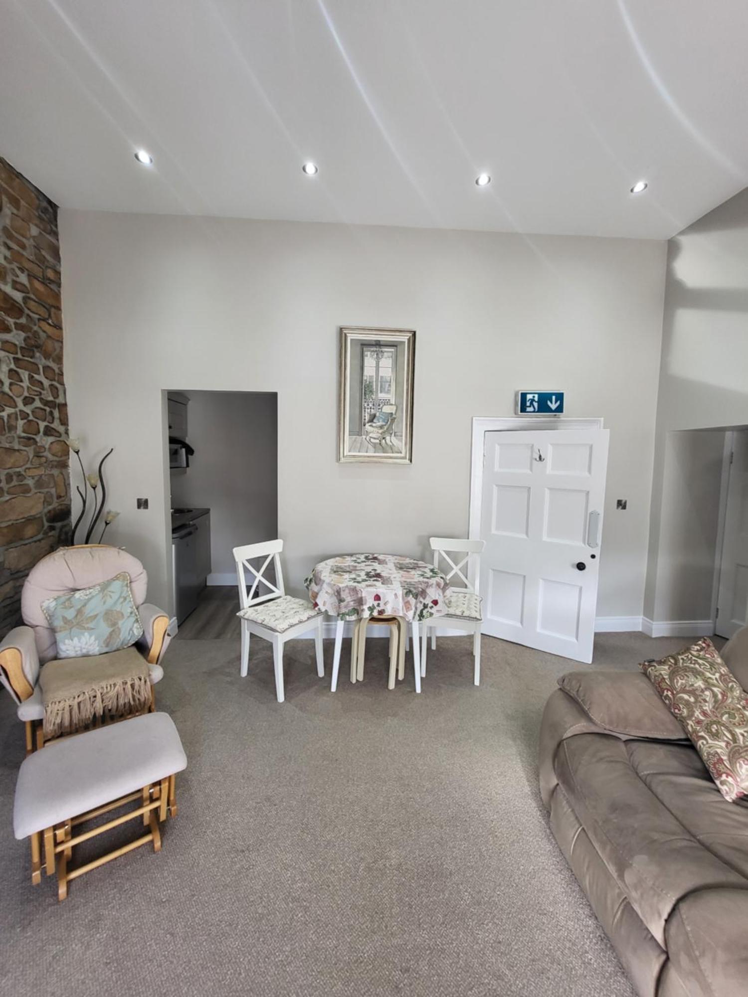 Charming 2-Bed Apartment In Donegal Town Centre Exterior photo