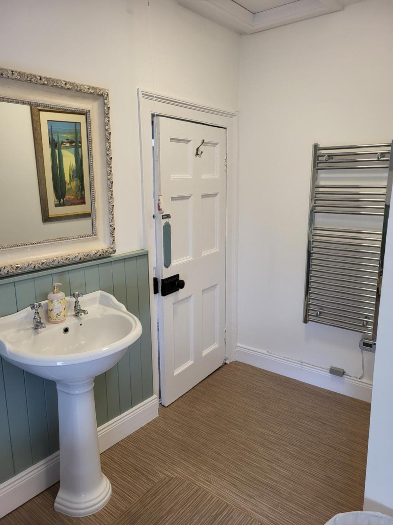 Charming 2-Bed Apartment In Donegal Town Centre Exterior photo